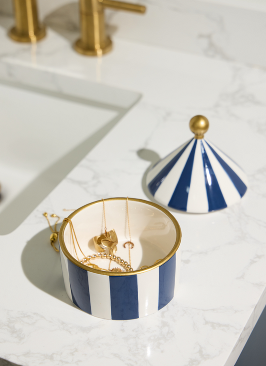 Boîte céramique rayée